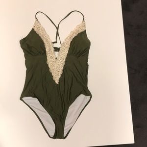 Cupshe Ladies Vintage Lace One-piece Swimsuit